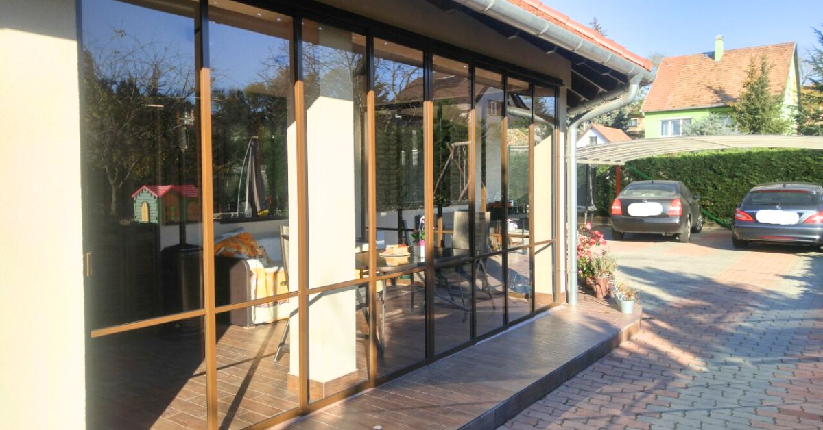 Expodul tolóajtók - terasz